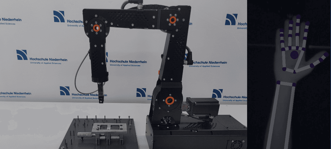 Intuitive gesture control with igus Robolink